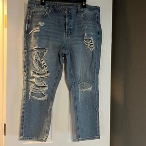 Boyfriend distressed jeans